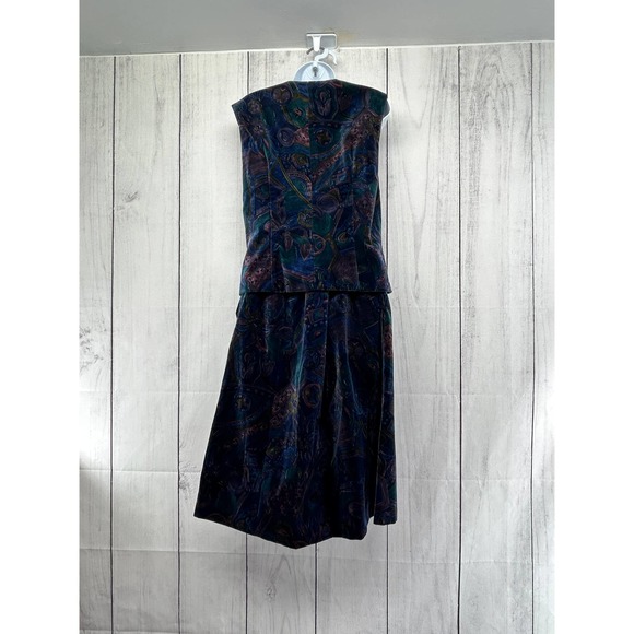 Nobrand Vintage 60's - 70's Matching Velvet Floral Skirt and Vest Set - Picture 9 of 10
